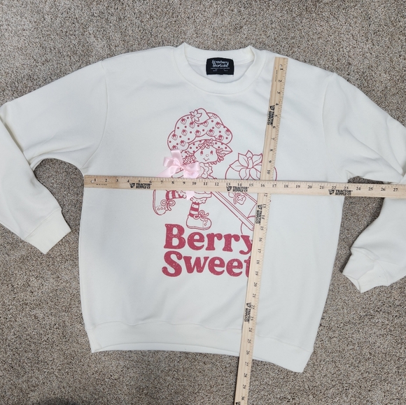 Strawberry Shortcake Berry Sweet Ribbon Bow Strawberry Wagon Sweatshirt NWT - Picture 14 of 14